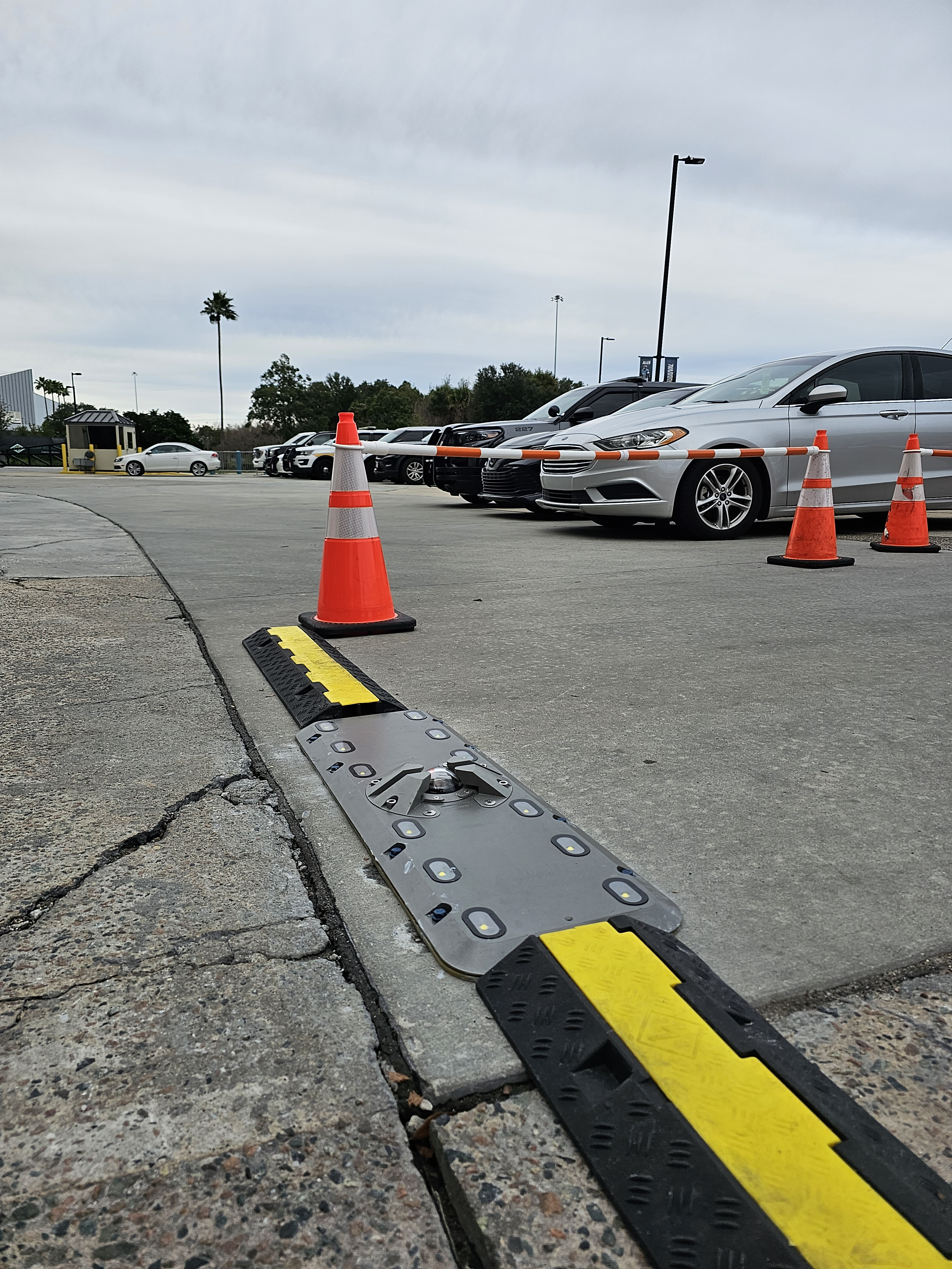 High-performance Under Vehicle Surveillance System